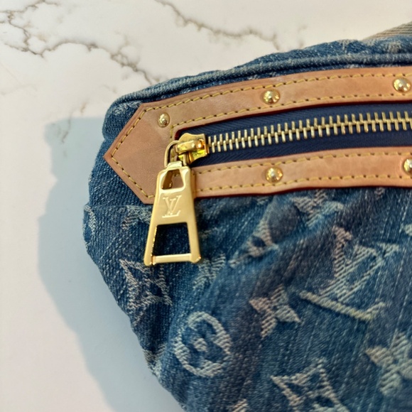 EEEEKKK!!  Louis Vuitton High Rise Bum Bag 100% Auth!!!! Receipts - Picture 3 of 13